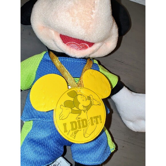 Walt Disney World Marathon run Disney Mickey Mouse Plush 2018 Fast Shipping Wdw - Picture 3 of 12